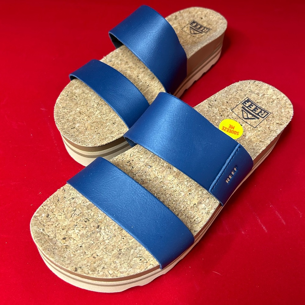 REEF CUSHION VISTA HI. USA 7.5. Peacoat color. NIB.